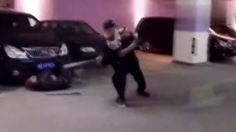 女子踢裆视频,勇敢反击还是过激行为？